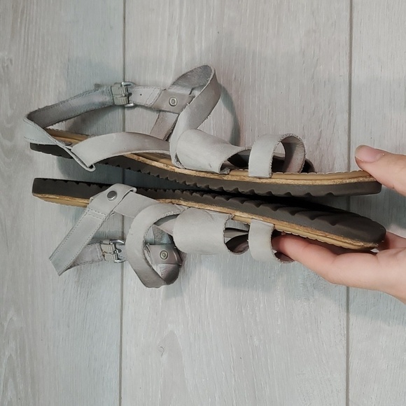 Sorel Women Comfort Loop Toe Ella Criss Cross in dove Sandals Flats shoes 10 - Picture 8 of 15